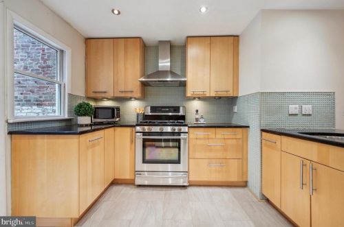 721 3 St, Philadelphia PA 19123-2903 exterior