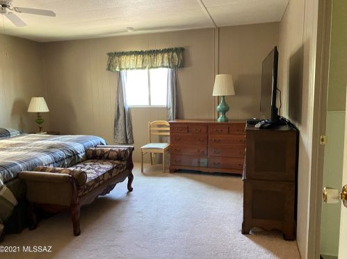 5712 Diamond K St, Tucson AZ 85713-4467 exterior