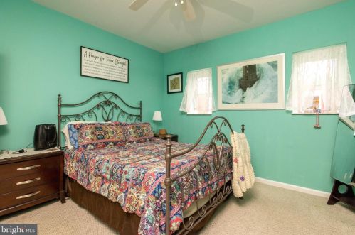 202 Daly St, Philadelphia PA 19148-3329 exterior