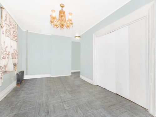 2224 Valentine Ave, Bronx NY 10458-7139 exterior