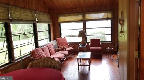 26 Acres Dr, Trenton NJ 08690-3915 exterior