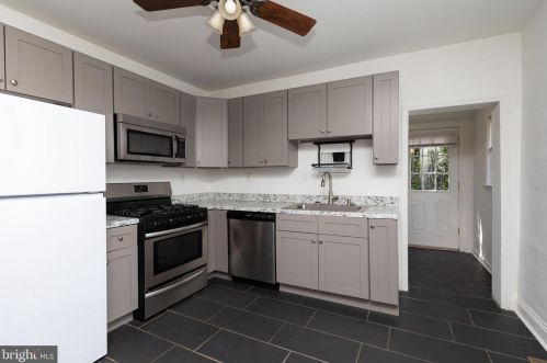 7246 Bryan St, Philadelphia PA 19119-1635 exterior