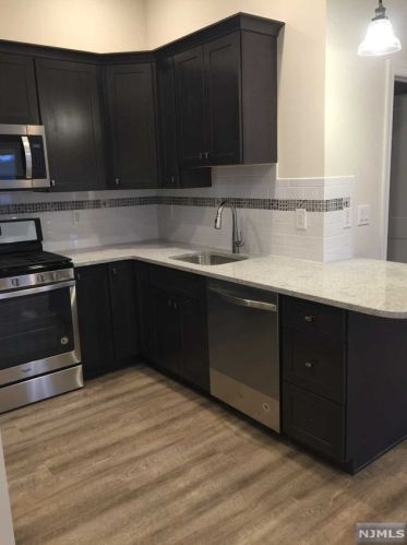 202 Terrace Ave, Hasbrouck Heights NJ  07604-1815 exterior