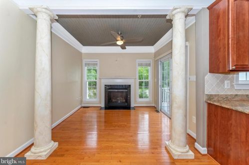 2305 Abby Rd, Edgewater MD 21037-2906 exterior