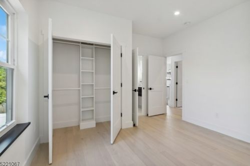 19 Grant Ave, East Hanover NJ  07936-2950 exterior