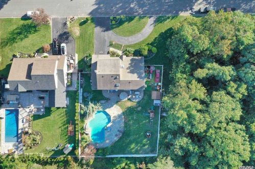 50 Annandale Rd, Commack NY 11725-1746 exterior