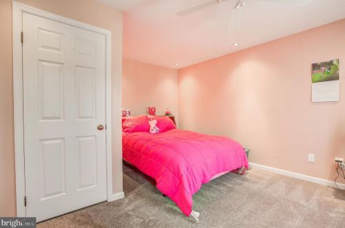 7818 Colonial Springs Blvd, Alexandria VA  22306-2864 exterior