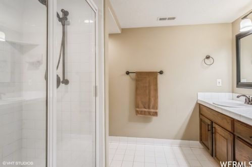 10664 Trailridge Cir, Sandy UT 84092-4758 exterior