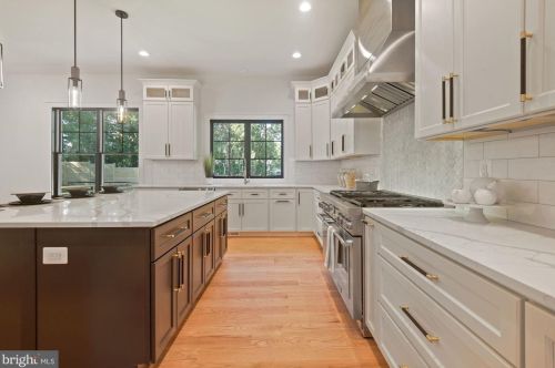 6516 Beverly Ave, Mc Lean VA 22101-5222 exterior