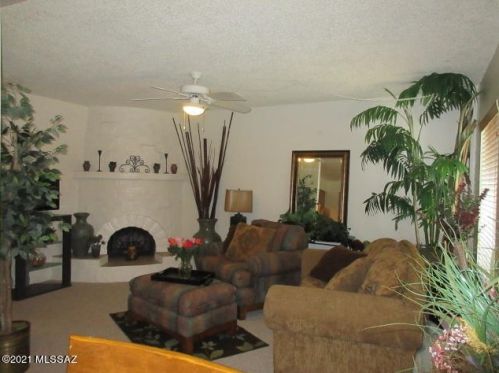 1888 La Osa St, Tucson AZ  85705-2153 exterior