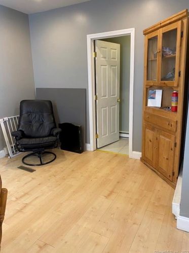 105 State Ave, Killingly CT 06241-2013 exterior