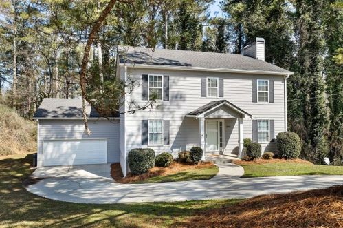 2841 Lafayette Ln, Atlanta, GA 30337-4803