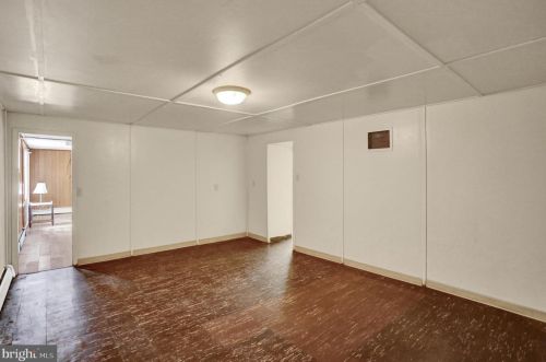 421 Fairview St, Pottstown PA 19464-6136 exterior