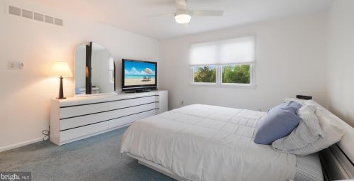 157 Pheasant Ln, Huntingdon Valley PA 19006-3105 exterior