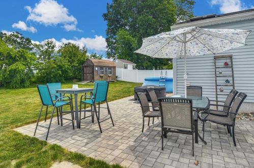 19 Dl Dr, Milford CT 06461-1908 exterior