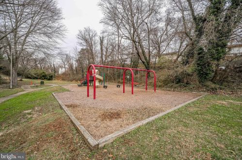 4110 Duvawn St, Alexandria VA 22310-2022 exterior