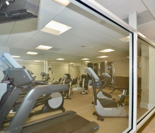 10951 Gulf Shore Dr, Naples FL 34108-1744 exterior