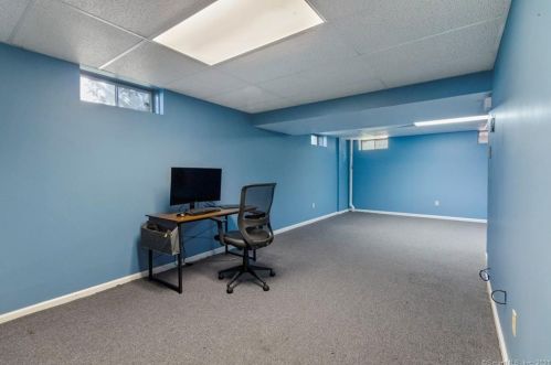 31 Lookout Hl Rd, Milford CT 06461-1878 exterior