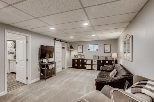 366 Commonwealth Ln, Elmhurst IL 60126-4918 exterior