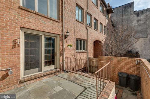 747 3 St, Philadelphia PA 19147-3324 exterior