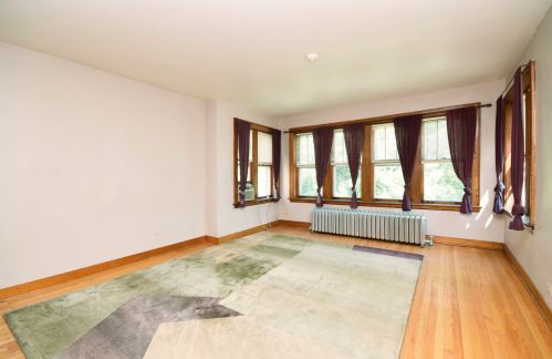 4910 Kilbourn Ave, Chicago IL 60629-5217 exterior