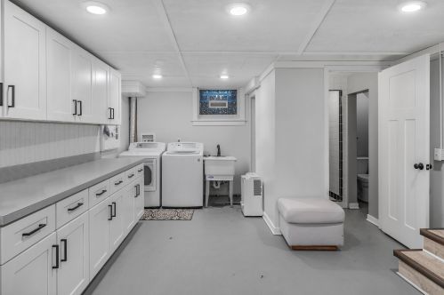 2144 Hall St, Grand Rapids MI 49506-4046 exterior