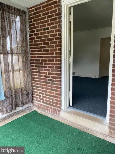 911 Glen Ter, Chester, PA 19013-5812