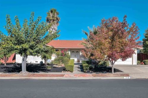 718 Citrus Ave, Concord, CA 94518-2309