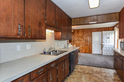 1901 Junction Ave, Kalamazoo MI  49048-1622 exterior