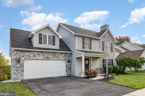 316 Hunter Path Rd, Hummelstown, PA 17036-2715