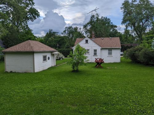 7609 Ctr Dr, Bull Valley IL 60097-9261 exterior