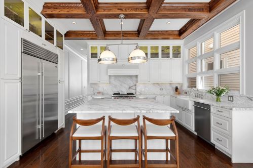 1131 Lill Ave, Chicago IL 60614-2296 exterior