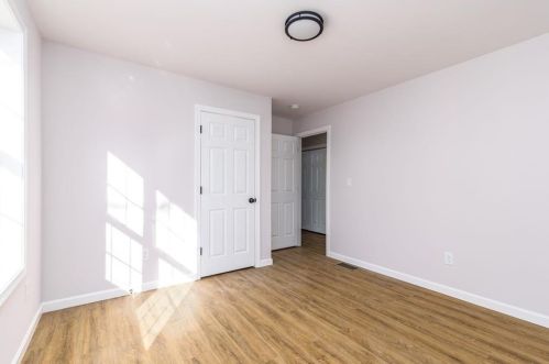 84 Glenham St, Providence RI 02907-1247 exterior