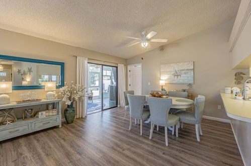 9018 Gln Moor Ln, Port Richey FL 34668-4945 exterior