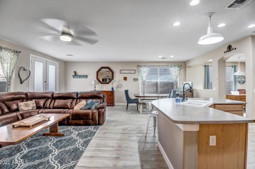 35309 31st Dr, Phoenix, AZ 85086-2126