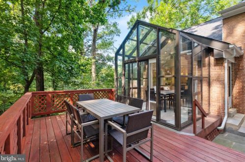 11601 Magruder Ln, Rockville MD 20852-4369 exterior