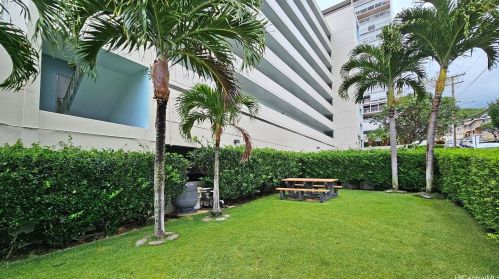 1516 Ward Ave, Honolulu HI  96822-3568 exterior