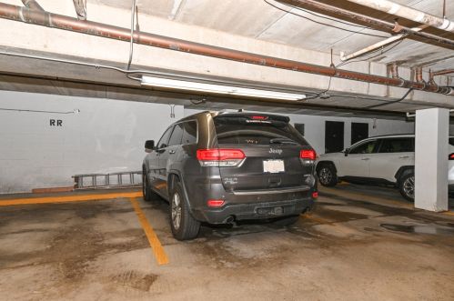 3838 Oakland Ave, Milwaukee WI 53211-2258 exterior