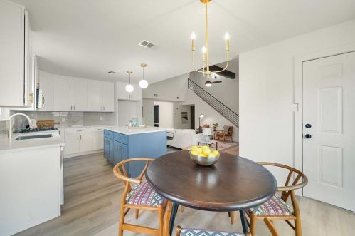 6307 Cannonleague Dr, Austin TX 78745-4916 exterior