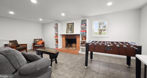 5610 Buckingham Palace Ct, Alexandria VA 22315-4120 exterior