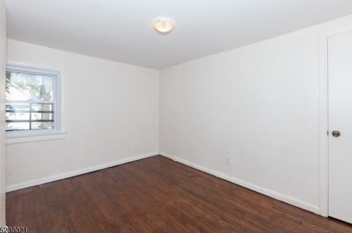 70 Lindsley Ave, Irvington NJ 07111-1749 exterior