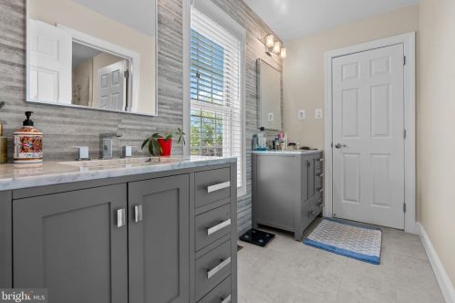 2214 Denbeigh Dr, Jamison PA 18929-1446 exterior