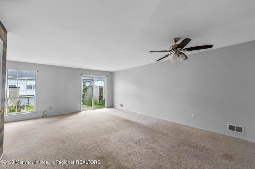 118 Joan Ct, Jackson Twp NJ 08527-2366 exterior