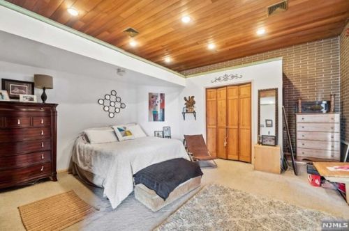 114 Pne St, Cliffside Park NJ 07010-1018 exterior