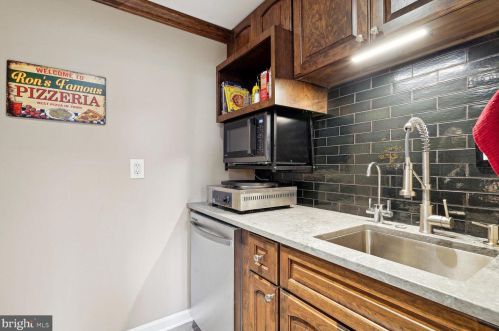 11409 Palatine Dr, Rockville MD  20854-1453 exterior