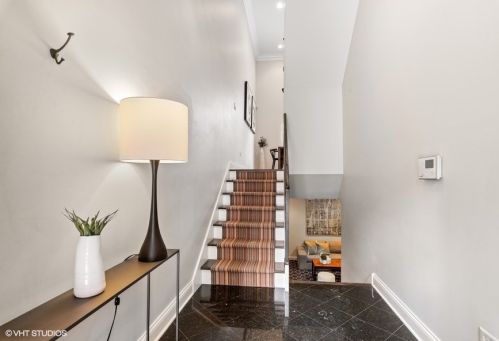 1222 Marion Ct, Chicago, IL 60622-3892