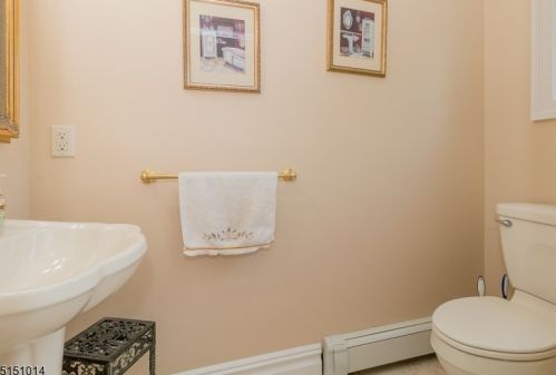 1 Briarcliffe Dr, Scotch Plains NJ 07076-2314 exterior