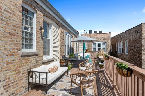 2943 Belle Plaine Ave, Chicago IL  60618-2623 exterior