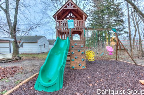 883 Post Rd, Meskegon MI 49441-4045 exterior