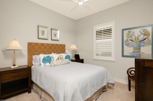 7403 Lantana Cir, Naples FL 34119-9704 exterior